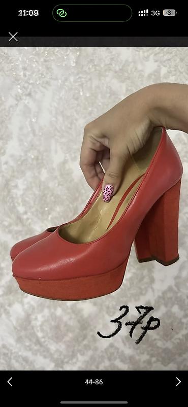 Брючные костюмы: Одежда женская, брала в Дубаи/Италии размер от s,m,l (до 44) новые и — 42