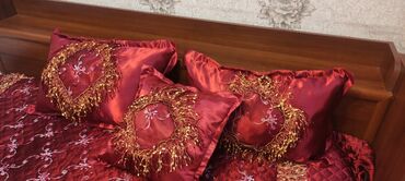 Örtüklər: Yataq üçün Qaşlı rəng - Qırmızı Yataq örtüyü -da lalafo.az — 8 Örtüklər: Yataq üçün Qaşlı rəng - Qırmızı Yataq örtüyü — 8