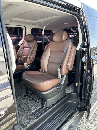 продаю старекс: Hyundai H-1 (Grand Starex): 2018 г., 2.5 л, Автомат, Дизель, Минивэн