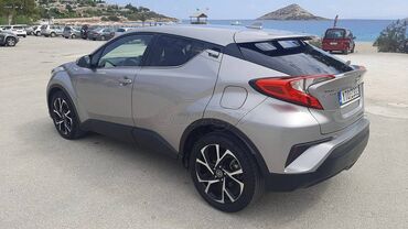 Toyota: Toyota C-HR: 1.8 l. | 2019 έ. SUV/4x4 — 7