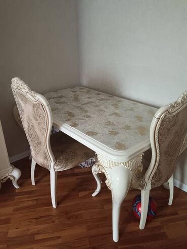 Qonaq otağı dəstləri: Çox keyfiyyətli materiali var, Türkiyə istehsalıdır. 5 il əvvəl 10000