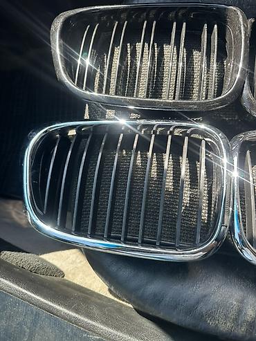 симерка 07: Решетка радиатора BMW 2002 г., Б/у, Аналог — 2