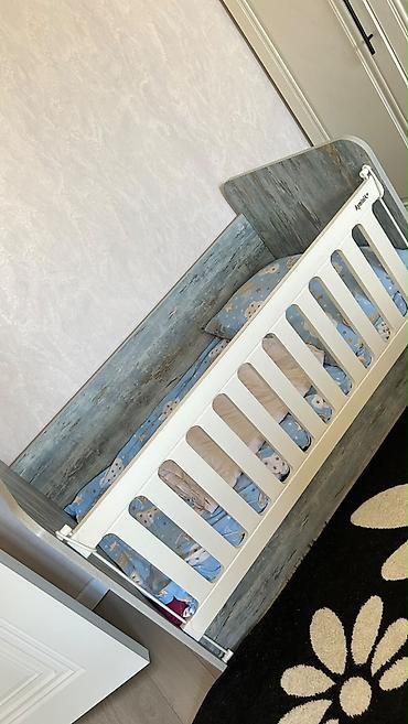 Колыбели: Uşaq çarpayısı ortopedik matrasla və beşik hər ikisinin matrası var və — 1