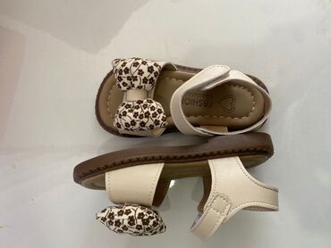 подошва для обуви: Красивые босоножки для девочек на липучках что позволяет удобно