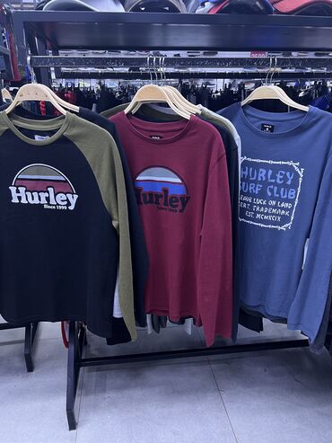 Куртки: Мужские кофты тонкие Hurley оригинал размеры:S,M,L Цена по акции 900