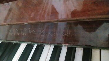 Пианино: Salam 🙏 her kese ishlenmish piano satilir hal hazirda evdedi unvan