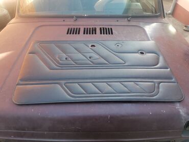 Auto delovi: Tapacirung levih vrata Lada 21213,21214 Niva br.1. Polovan očuvan, kao — 2