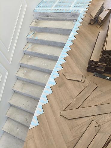 Напольные работы: Укладка пола, Монтаж напольных плинтусов, Стяжка пола | Ковролин, Ламинат, Паркет Больше 6 лет опыта — 1