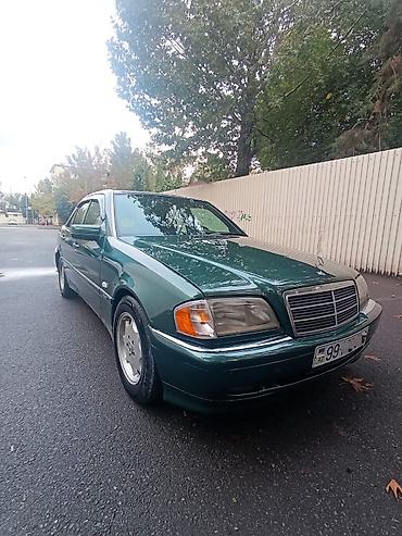 mercedes benz e class w124: Mercedes-Benz C 200: 2 l | 1995 il Sedan — 3