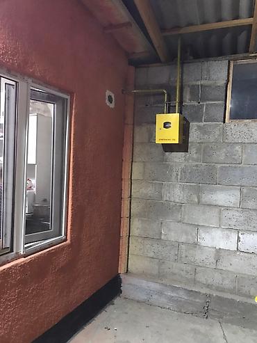 Продажа коттеджей и домов: Продаю. Дом со всеми удобствами, времянка, крытый двор, баня — 10