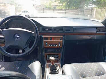 Mercedes-Benz: Mercedes-Benz 250: 2.5 l | 1991 il Van body type — 17