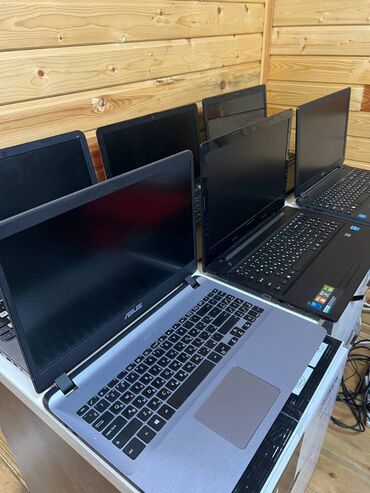 Ноутбук, Acer, 4 ГБ ОЗУ, Intel Celeron, 15.6 ", Б/у, Для несложных задач, память HDD