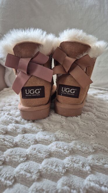 bebe devojcica odeca za skijanje: Ugg čizme, UGG, Veličina - 25