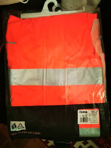 moderna odeća: 2XL (EU 56), XL (EU 54)