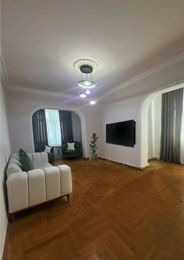 nerimanov rayonu eliyar eliyev kucesi: Баку, 3 комнаты, Вторичка, м. Нефтчиляр, 70 м²