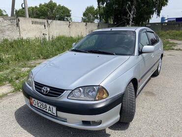 ман кузов: Toyota Avensis: 2002 г., 2 л, Механика, Бензин, Седан