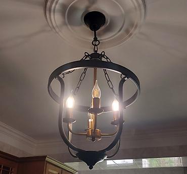lyustralar bakida: Çılçıraq, 4 lampa, Metal — 1