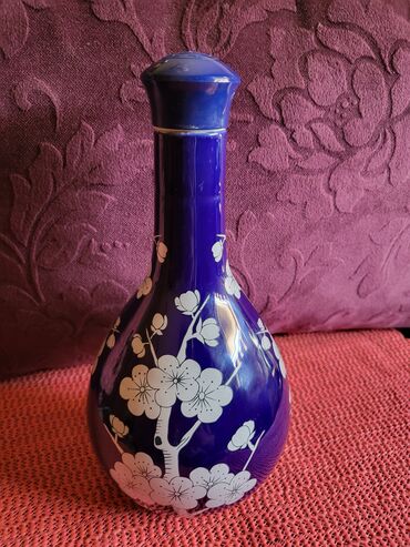 Čaše: Flasa nova za pice porcelan,kobalt,rucno oslikana Kina 1953g. Flasa — 8
