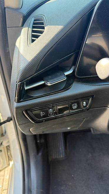 Kia: Kia Niro: 2022 г., 1.6 л, Автомат, Гибрид, Хэтчбэк — 16