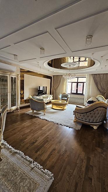 Продажа коттеджей и домов: Классический трехэтажный дом с благоустроенным двором и премиальной — 7