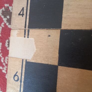 Şahmatlar: Məndə 3 dəst Şaxmat var ki, evdə yer tutduğundan satıram. 1) Böyük — 8