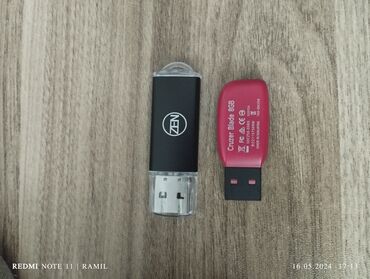 Minidisk və disk pleyerlər: Flaş kart (ikisi bir yerdə 10 m) SANDİSK 8GB yaddaş.Yenidir içində heç