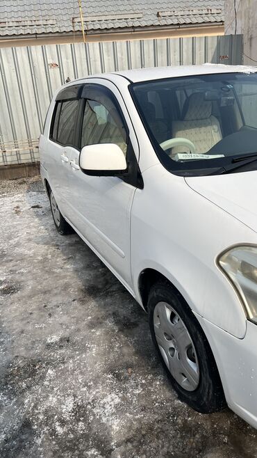 терано 1: Toyota Raum: 2003 г., 1.5 л, Автомат, Бензин, Хэтчбэк