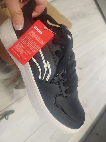 Кроссовки Li-Ning, повседневная модель. - Верх: черного цвета, легко