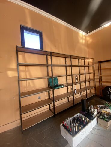 Rəf vitrinləri: Mağaza üçün metal karkaslı taxta rəf və vitrin dəsti - İstifadə — 3