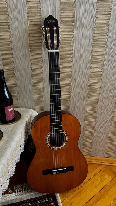 gitara uşaq ucun: Klassik gitara, İşlənmiş, Ünvandan götürmə, Pulsuz çatdırılma