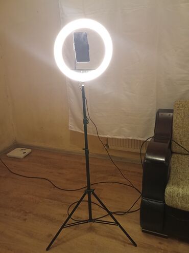 Aş qazanı: Bu, tripod dayağı ilə birlikdə gələn, tənzimlənən parlaqlığa malik