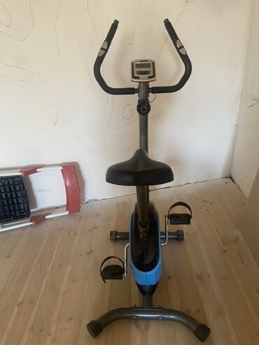 купить велотренажер в баку: Maqnitik velotrenajor - Rəng: mavi-qara - Kompakt, ev istifadəsi üçün