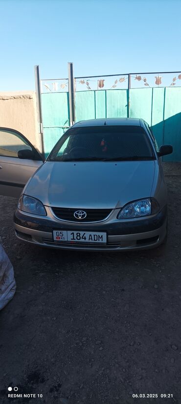 авто присеп: Toyota Avensis: 2001 г., 1.8 л, Механика, Бензин, Седан