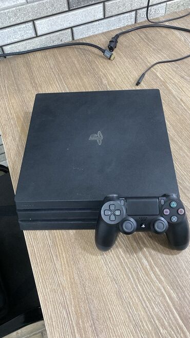 PS5 (Sony PlayStation 5): Playstation 4 pro 1tb proşifkalı 12.02 versiya içində 13 oyun üstündə