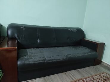 обивка дивана: Прямой диван, цвет - Черный, Б/у