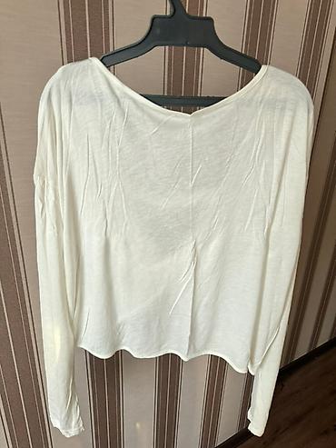 pull bear: Лонгслив, цвет - Белый, Стандарт — 2