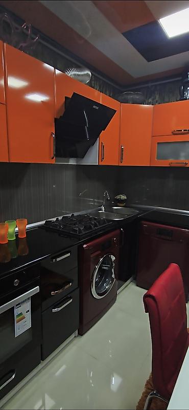 Mətbəx mebeli: Mətbəx mebeli dəsti - Dizayn: Parlaq qara alt modullar və narıncı üst — 5