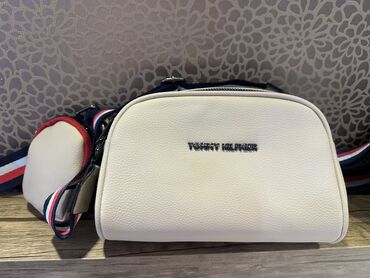 tommy hilfiger saat qiymeti: Çiyin çantası, Tommy Hilfiger, Yeni