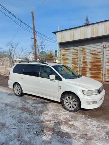 Mitsubishi: Mitsubishi Chariot: 1998 г., 2.4 л, Типтроник, Бензин, Минивэн