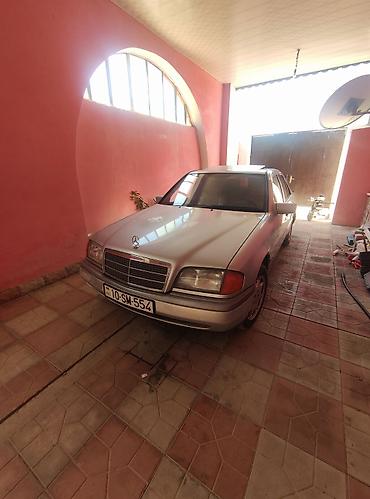 mercedes şəkilləri: Mercedes-Benz 190: 1.8 l | 1995 il Sedan — 6
