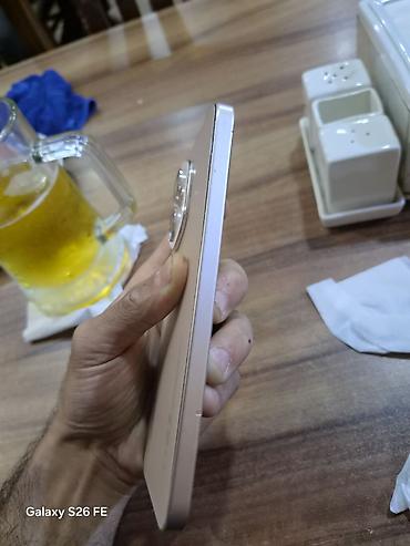 poko x8 pro: Honor 400, 256 GB — 5