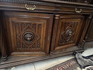 qedimi bufet: Antik üslubda massiv ağacdan hazırlanmış iri bufet-vitrin - Material — 3