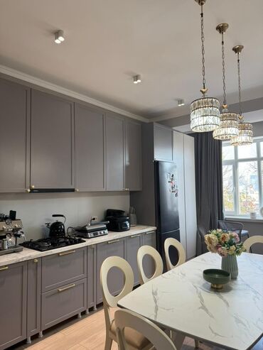 Продажа квартир: 5 и более комнат, 160 м², 3 этаж — 3