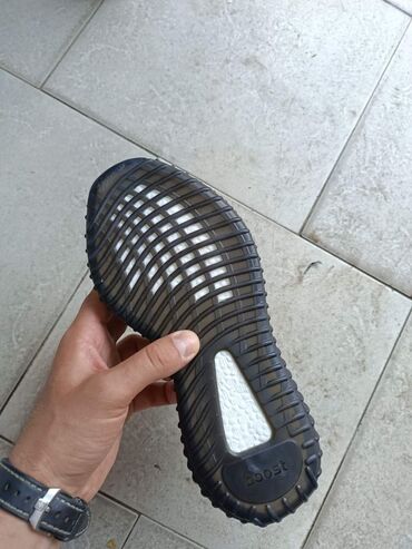 Women's Sneakers and athletic shoes: 44 — 4