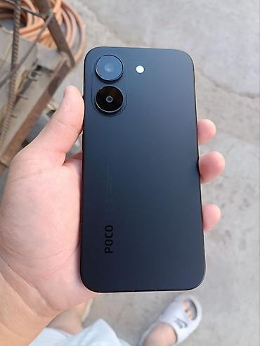 poco m 4pro: Смартфон POCO X8 Pro в чёрном цвете. На фото видно: - модель — 6