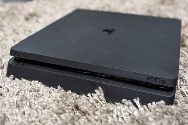 сони плейстейшен 4 в бишкеке: Продам PS4 (slim) на 500гб (без коробки) В комплекте идут два