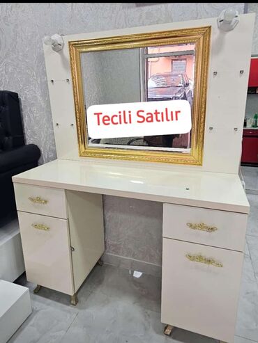 işlənmiş salon mebeli: Salon mebeli satilir yaxshi vəziyyətdədi 
unvan Ehmedli