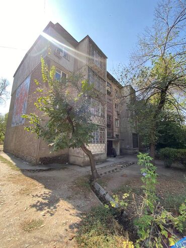 квартиру: 3 комнаты, 64 м², 104 серия, 4 этаж, Старый ремонт