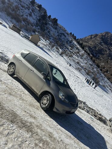 Honda: Honda Fit: 2005 г., 1.3 л, Вариатор, Бензин, Хэтчбэк