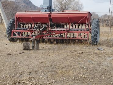 Другой транспорт: Продается зерно травеной сеялка широкорядка в хорошем состоянии